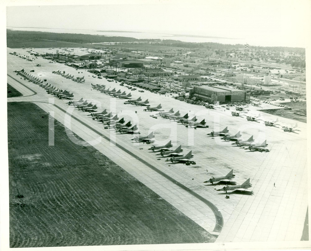 Fotografia d epoca originale 1955 ca PANAMA CITY, FLORIDA U.S.A.F. Veduta aerea TYNDALL AIR FORCE BASE Foto 1