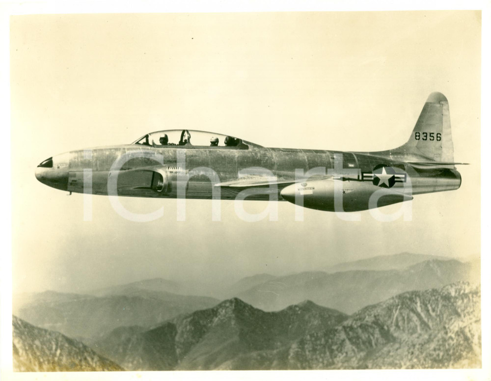 Fotografia d epoca originale 1950 ca U.S.A.F. Caccia LOCKHEED 7 33 Trainer a/c 8356 in volo con piloti FOTO 1