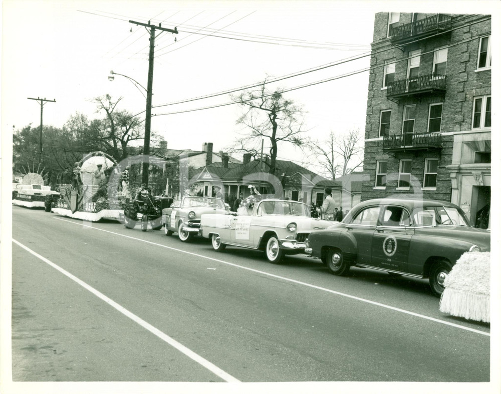 Fotografia d epoca originale 1955 ca NORTH CAROLINA U.S.A.F Parata reclutamento CAPE FEAR APARTMENTS Foto 1