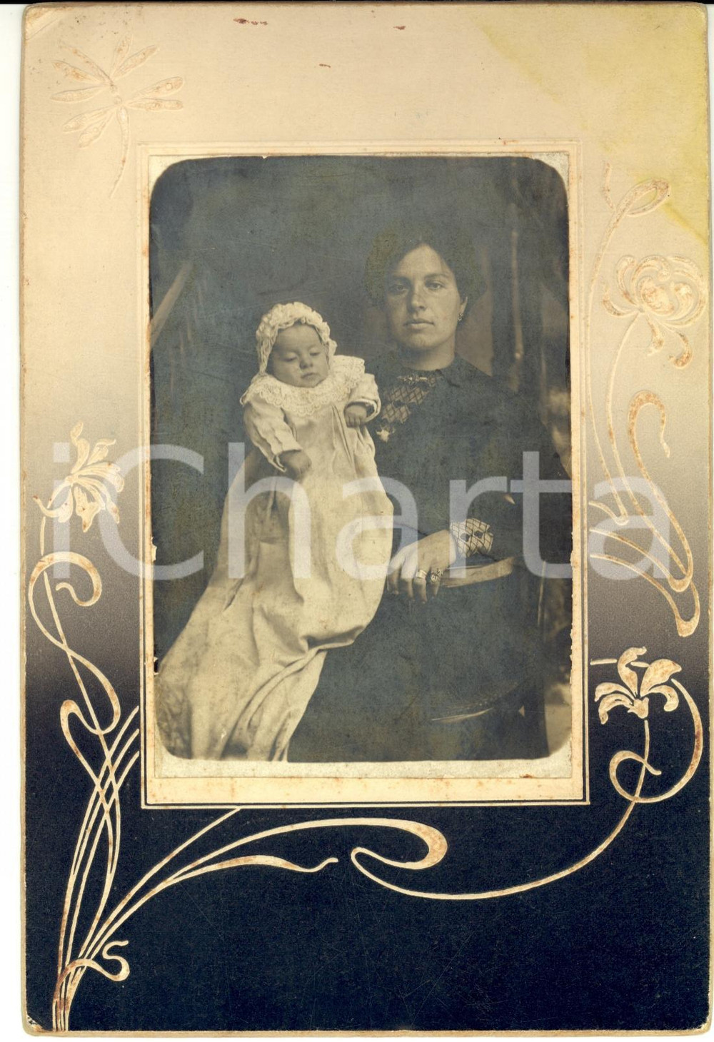 Fotografia d epoca originale 1910 ca PESCANTINA VR Madre con il figlio neonato Foto Luigi GIACOPINI 1