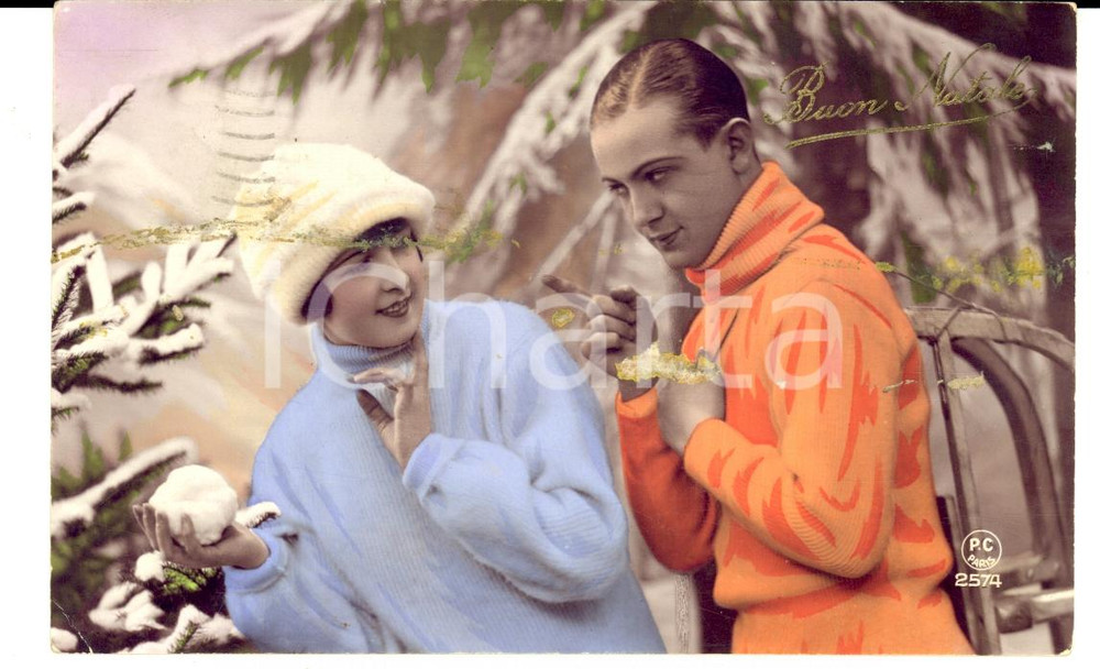 Cartolina originale da collezione 1937 Cartolina NATALE VINTAGE Donna con berretto gioca a palle di neve FP VG 1