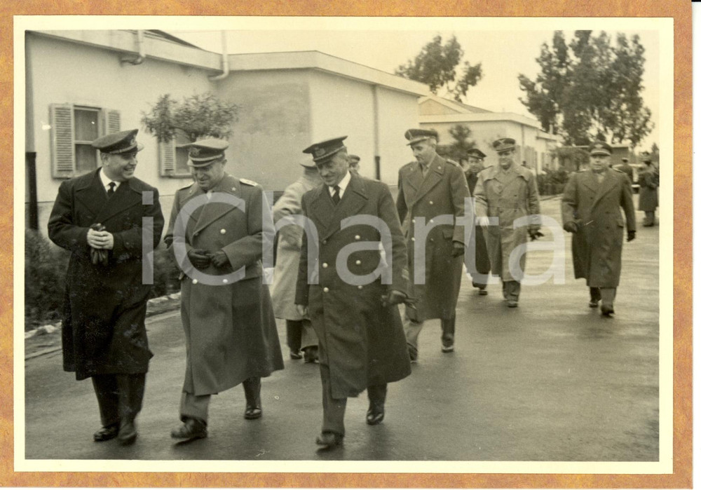 Fotografia d epoca originale 1955 BORGO PIAVE LT Domenico FORNARA Generale arriva al centro DAT Foto 1