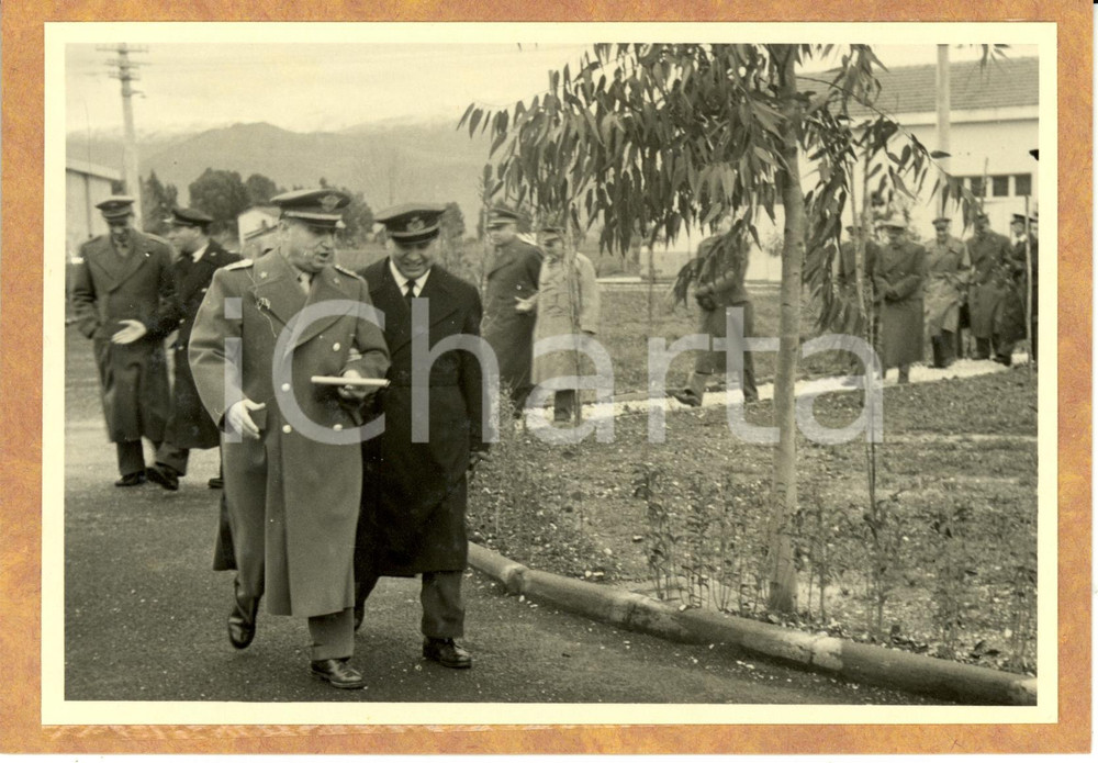 Fotografia d epoca originale 1955 BORGO PIAVE LT Generale Domenico FORNARA visita Centro Difesa Aerea Foto 1