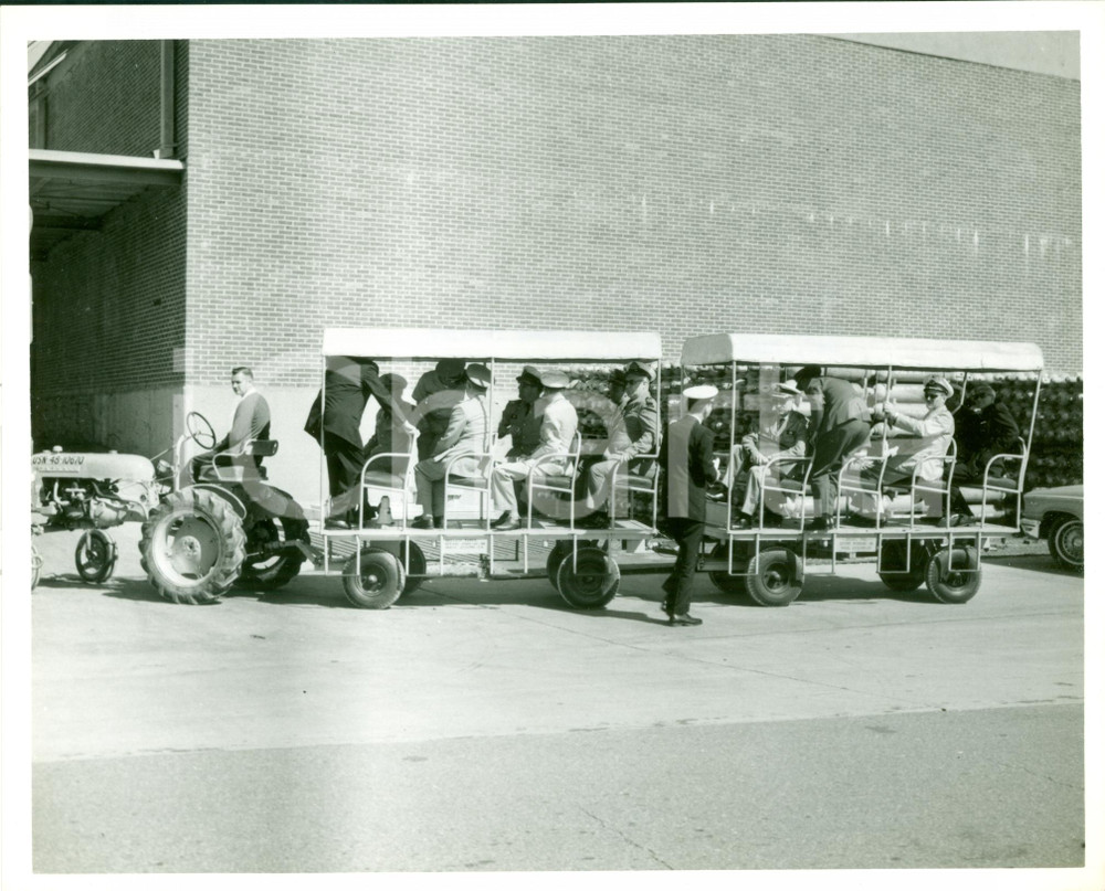 Fotografia d epoca originale 1965 PENSACOLA FLORIDA U.S. NAVY Ufficiali in tour NAVAL AIR STATION Fotografia 1