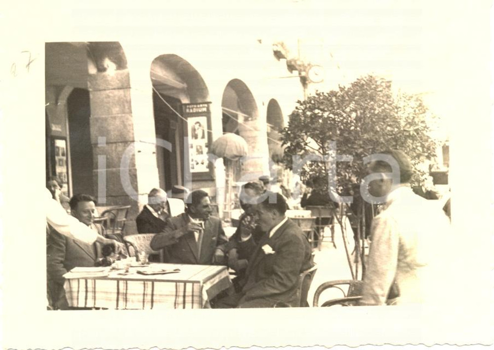 Fotografia d epoca originale 1936 BASSANO DEL GRAPPA Raduno 31 Regg.to Artiglieria Aperitivo Ufficiali RADIUM 1