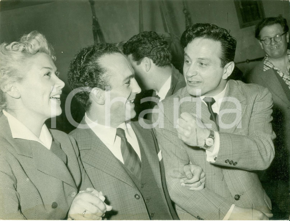 Fotografia d epoca originale 1957 PARIS Pugile Mario D AGATA con Bob SINCLAIR e Colette DEREAL Fotografia 1