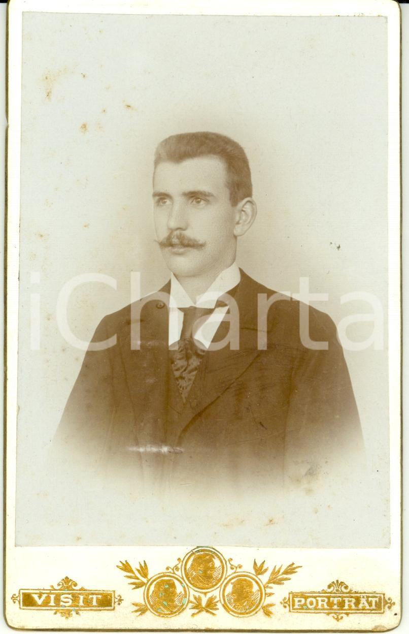 Fotografia d epoca originale 1900 ca WIEN AUSTRIA? Ritratto di uomo con cravatta Foto 1
