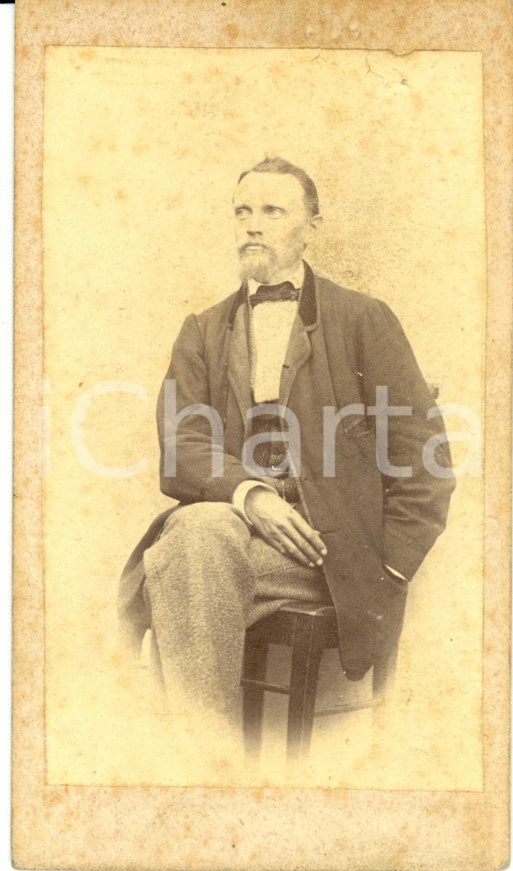 Fotografia d epoca originale 1890 ca WIEN AUSTRIA? Ritratto di uomo seduto Fotografia A. KUNZ 1