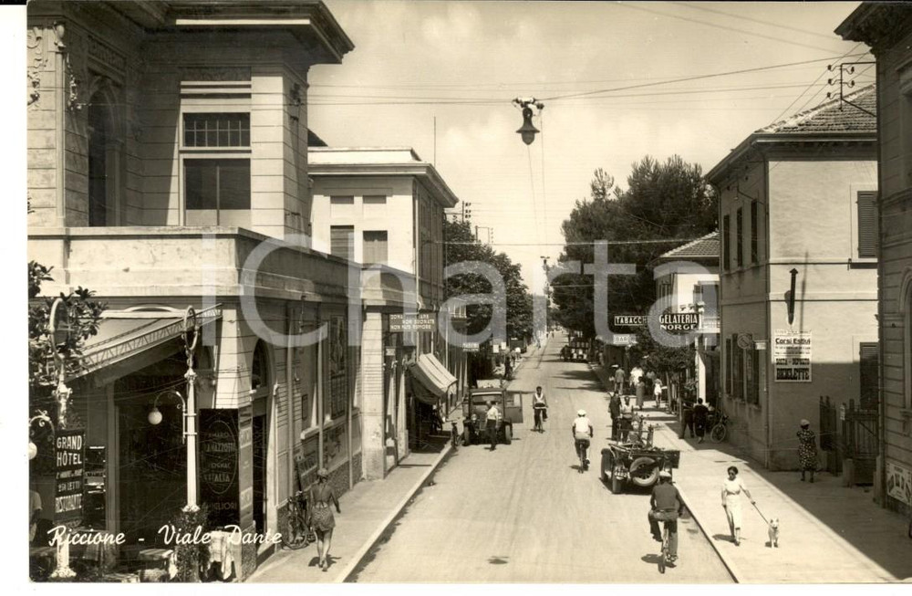 Cartolina originale da collezione 1942 RICCIONE Viale Dante con gelateria NORGE Cartolina ANIMATA FP NV 1