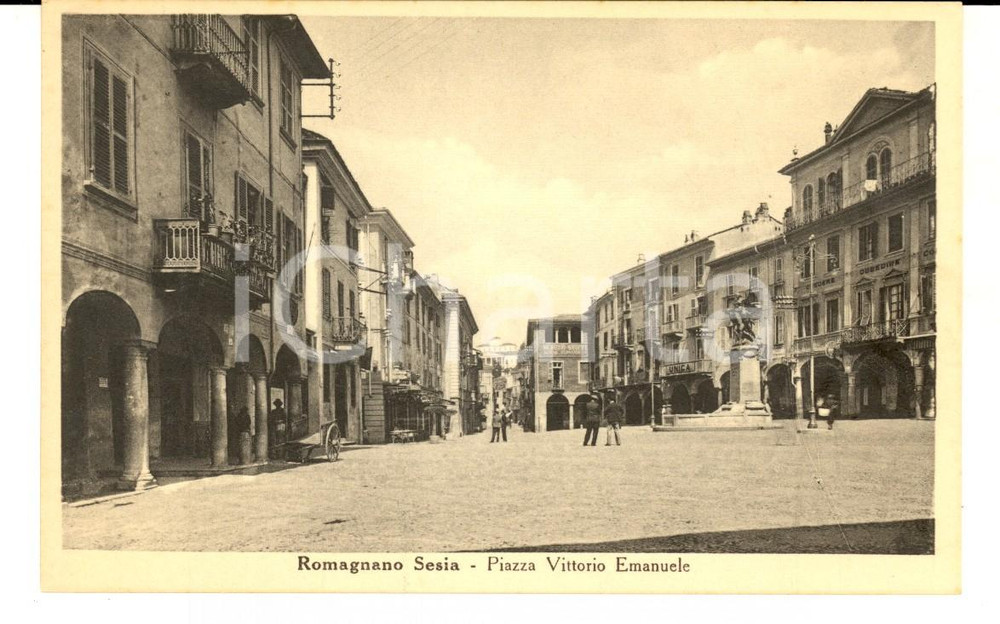 Cartolina originale da collezione 1940 ROMAGNANO SESIA Piazza Vittorio Emanuele motto CREDERE OBBEDIRE COMBATTERE 1