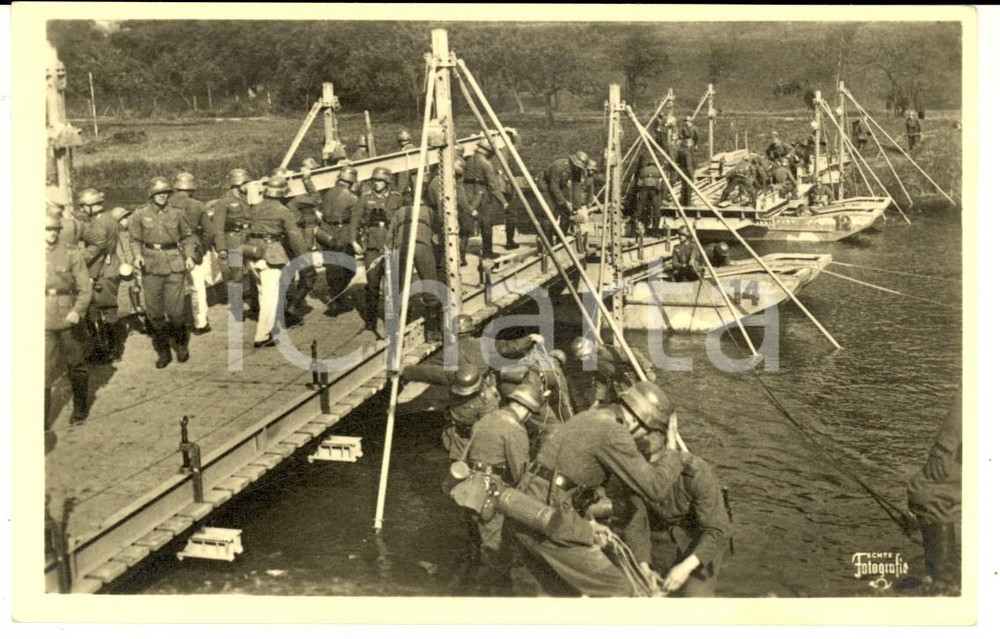 Cartolina originale da collezione 1940 ca WW2 Die WEHRMACHT  Pioniere beim Bruckenbau Postcard FP 1