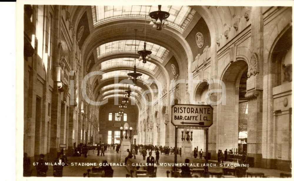 Cartolina originale da collezione 1935 ca MILANO Stazione Centrale  Galleria arch. STACCHINI Cartolina ANIMATA 1