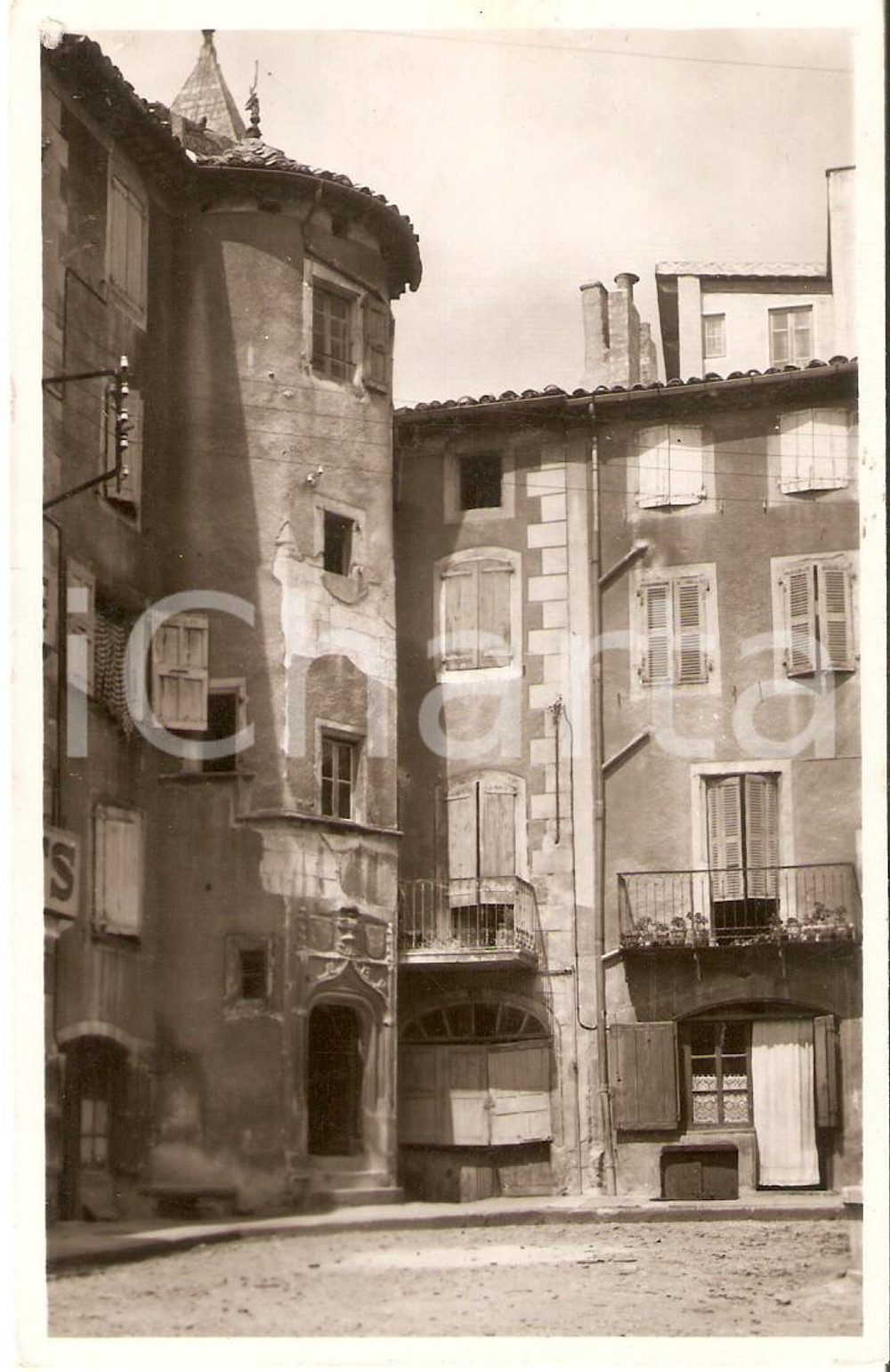 Cartolina originale da collezione 1935 ca PRIVAS FRANCE La Tour Diane de POITIERS Cartolina FP NV 1