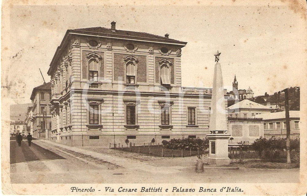 Cartolina originale da collezione 1933 PINEROLO TO Palazzo BANCA D ITALIA in Via Cesare Battisti Cartolina FP VG 1