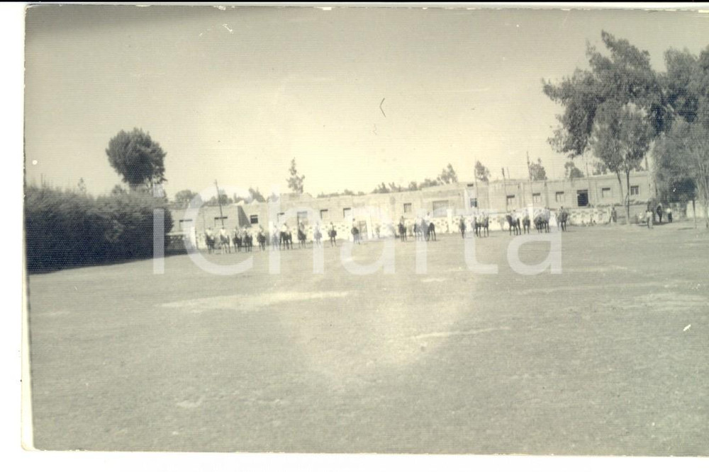 Fotografia d epoca originale 1950 ca BOLIVIA Squadra di militari in uscita a cavallo Fotografia FP 1