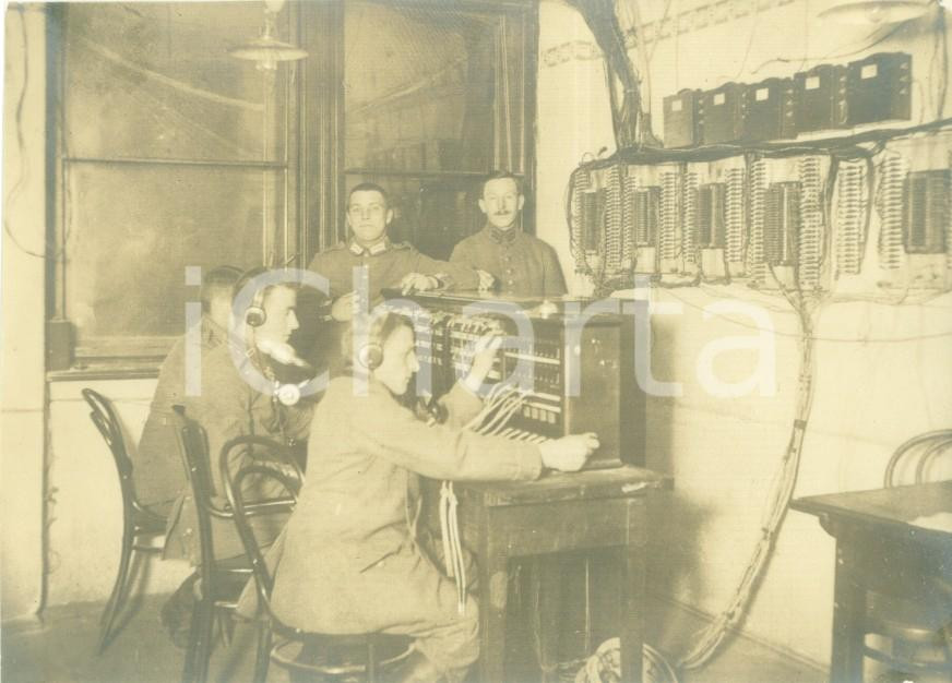 Fotografia d epoca originale 1916 HERMANNSTADT ROMANIA WWI Ufficiali tedeschi centrale telefonica Foto 11 x 8 1