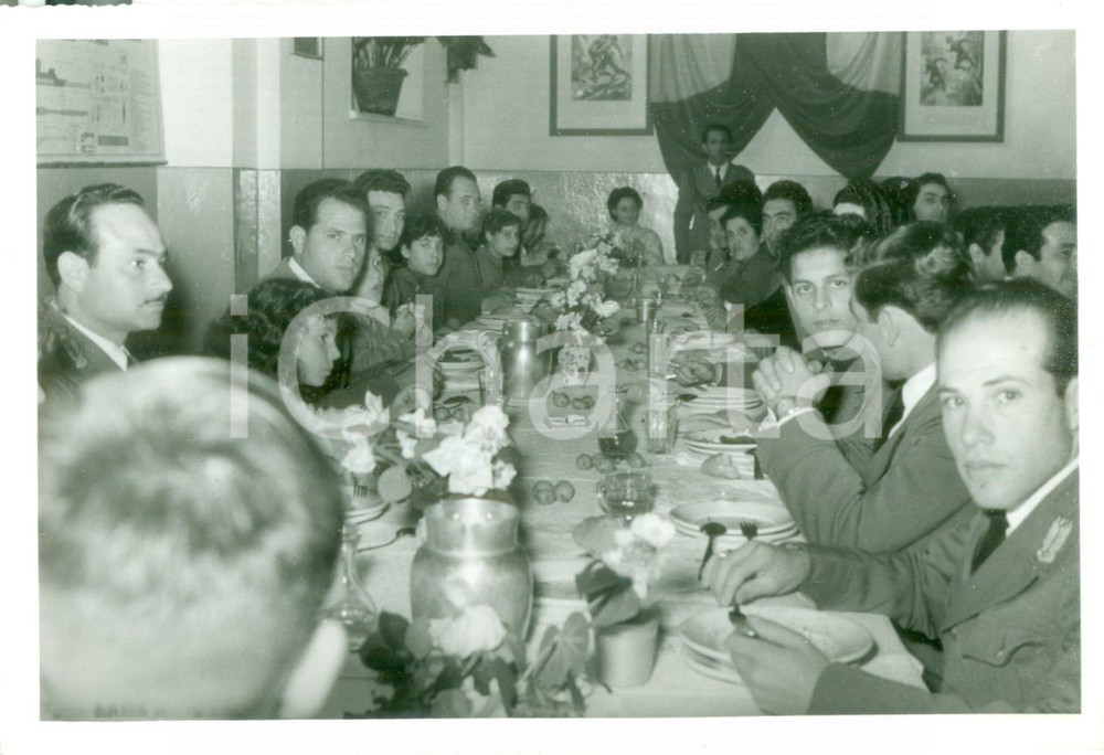 Fotografia d epoca originale 1950 ca TERNI Pranzo all Istituto LAZZARINI dopo cerimonia per i Caduti Foto 1