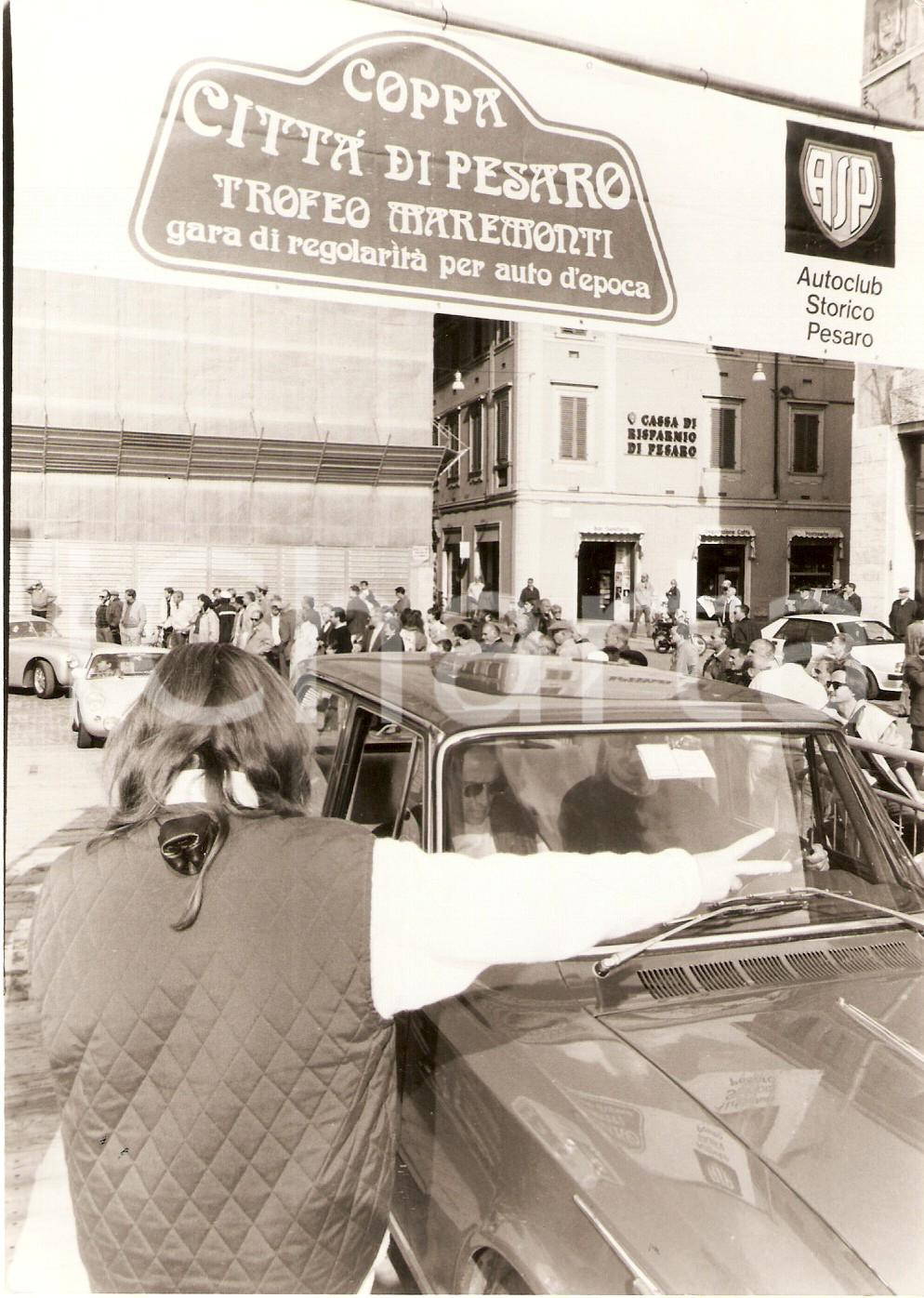 Fotografia d epoca originale 1990 ca PESARO Trofeo Maremonti Gara auto d epoca Foto 1