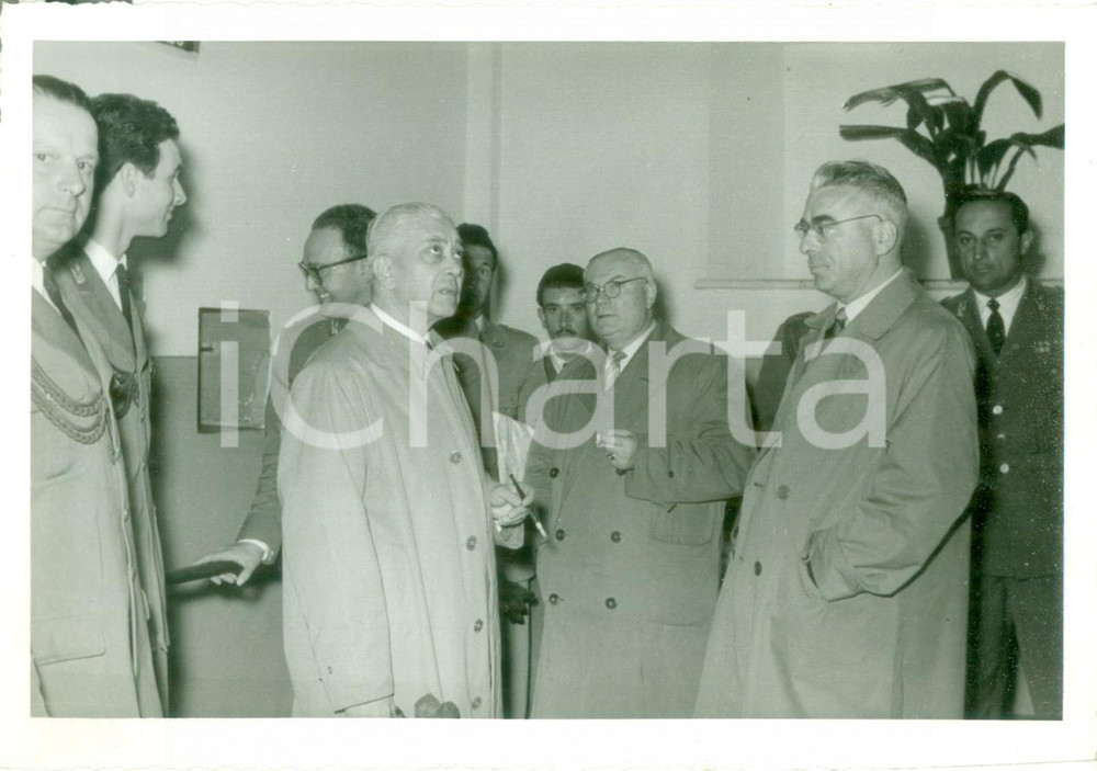 Fotografia d epoca originale 1950 ca TERNI AutoritÃ  visitano Istituto LAZZARINI per orfani Fotografia 1