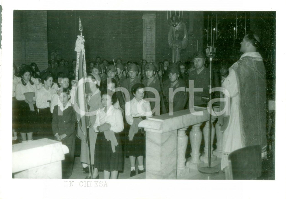 Fotografia d epoca originale 1950 ca TERNI Soldati e orfanelle Istituto LAZZARINI a messa per i Caduti Foto 1