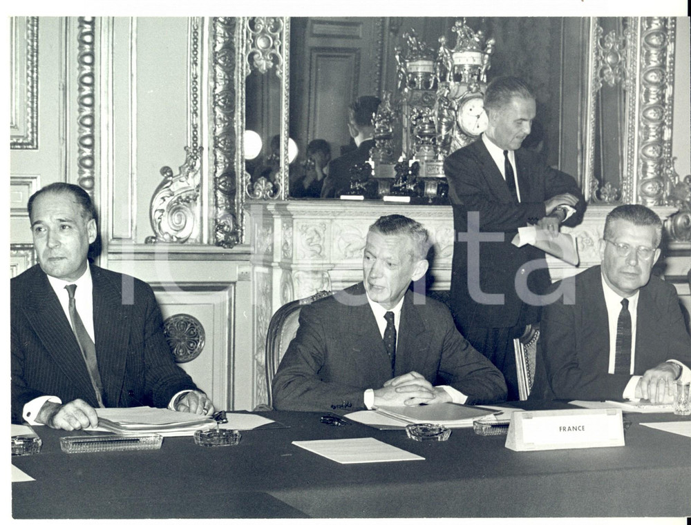 Fotografia d epoca originale 1960 ca Ministro Maurice COUVE DE MURVILLE  rappresenta la Francia a un summit 1