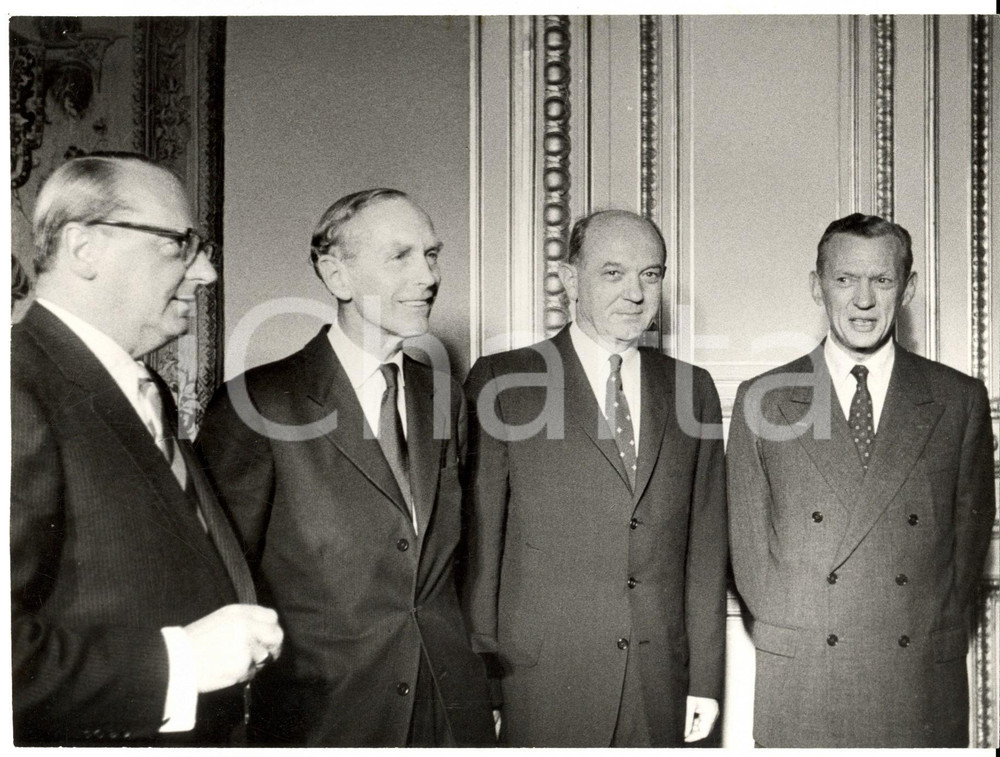 Fotografia d epoca originale 1960 ca Ministro Maurice COUVE DE MURVILLE  rappresenta la Francia a un vertice 1