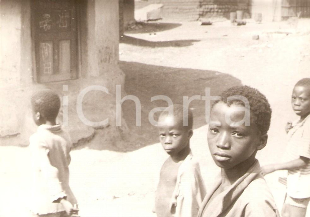 Fotografia d epoca originale 1970 ca KORHOGO COSTA D AVORIO I bambini del villaggio Fotografia 12x9 cm 1