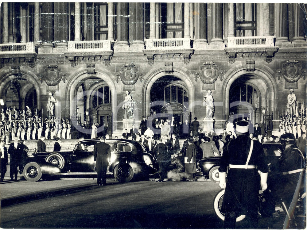 Fotografia d epoca originale 1960 ca PARIS Autorità all uscita da una serata all OPERA Foto R. LE DUC 1
