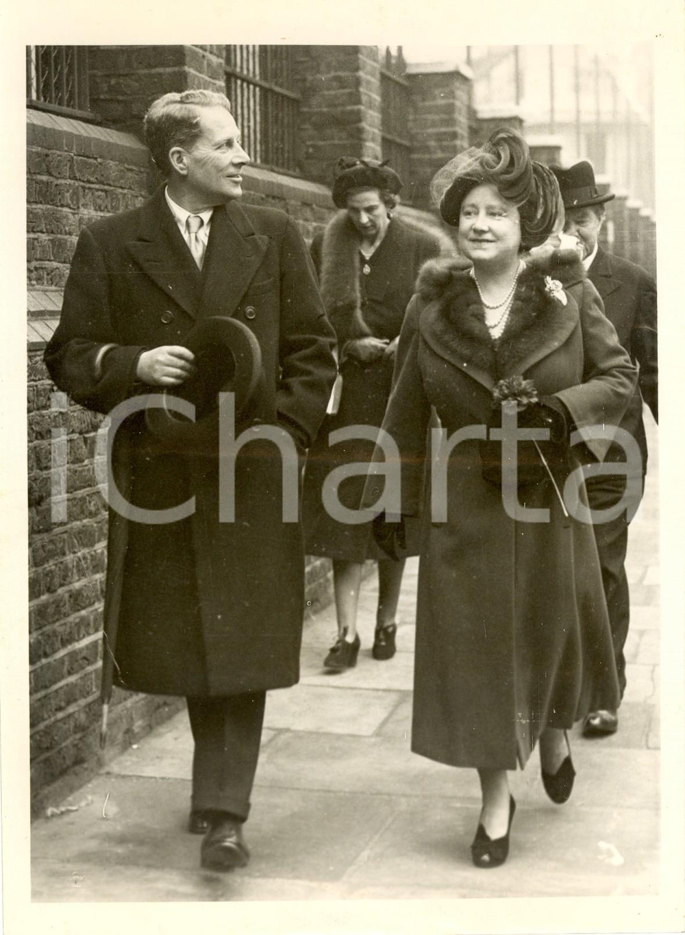 Fotografia d epoca originale 1951 LONDON HORTICULTURAL SOCIETY Queen Elizabeth visiting the Orchid Show 1