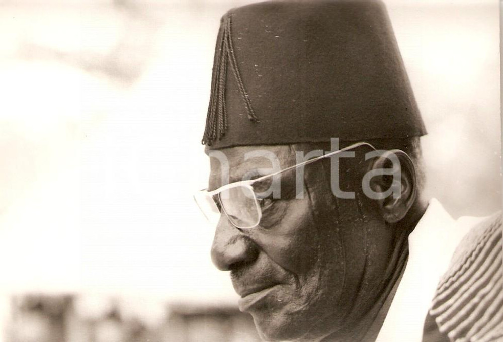 Fotografia d epoca originale 1970 ca KORHOGO COSTA D AVORIO Ritratto di anziano con fez e cicatrici Foto 1