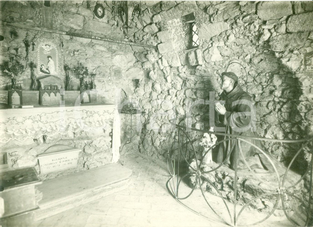 Fotografia d epoca originale 1955 ca DOVADOLA FC Santuario di Sant Antonio alla Grotta di MONTEPAOLO Foto 1