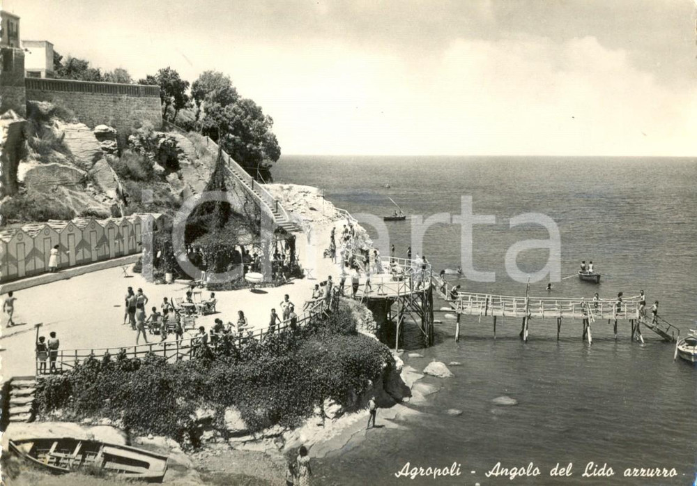 Cartolina originale da collezione 1953 AGROPOLI SA La terrazza del LIDO AZZURRO con bagnanti ANIMATA FG VG 1