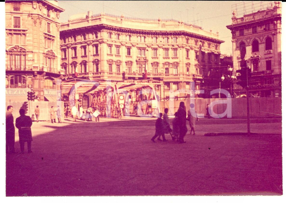 Fotografia d epoca originale 1960 ca MILANO Lavori in piazza CORDUSIO Foto ARTISTICA 10 x 14 cm 1
