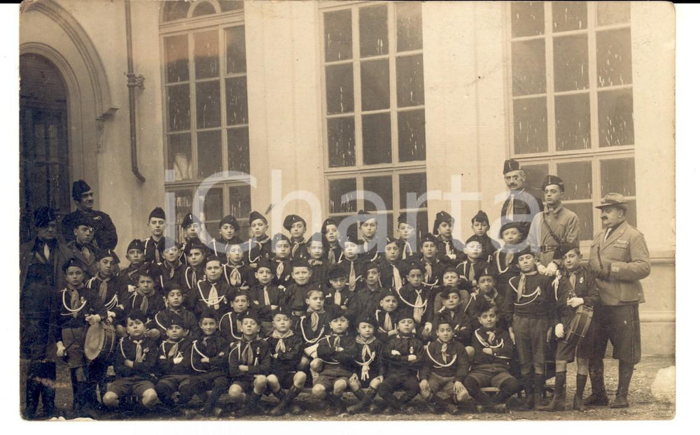 Fotografia d epoca originale 1930 ca FASCISMO Classe di balilla con insegnanti e tamburini Foto FP 1