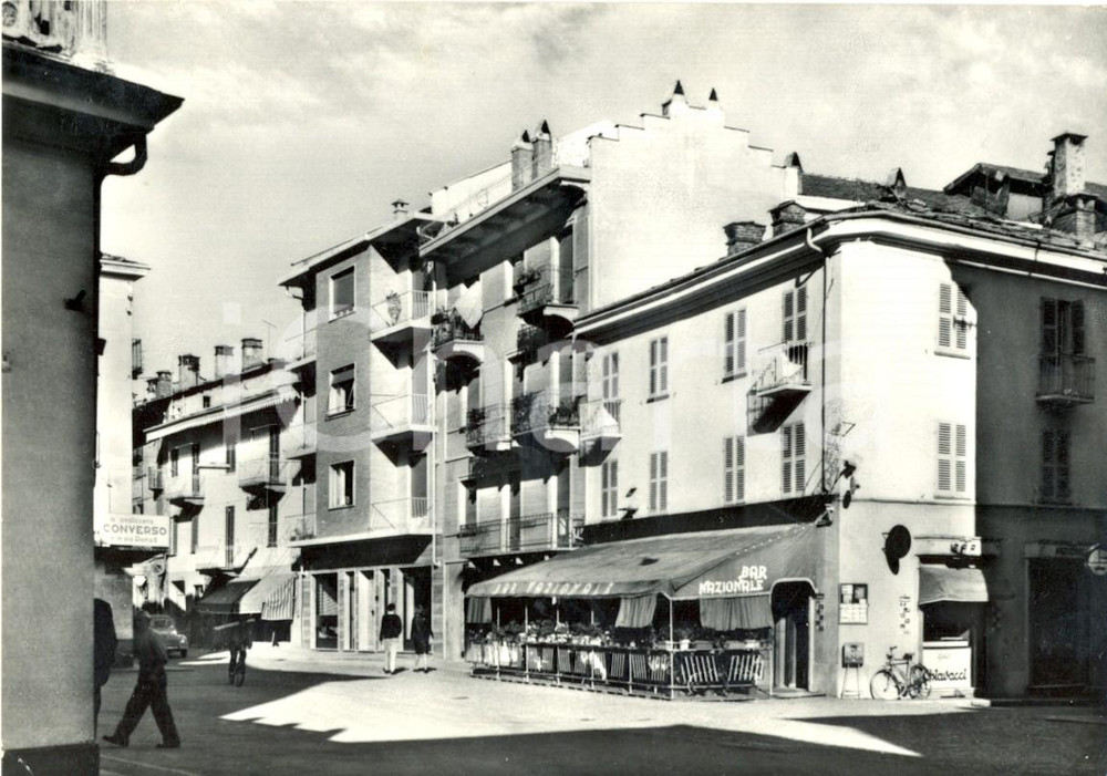 Cartolina originale da collezione 1968 TORRE PELLICE TO Piazza della Libertà con Bar Nazionale Cartolina FG VG 1