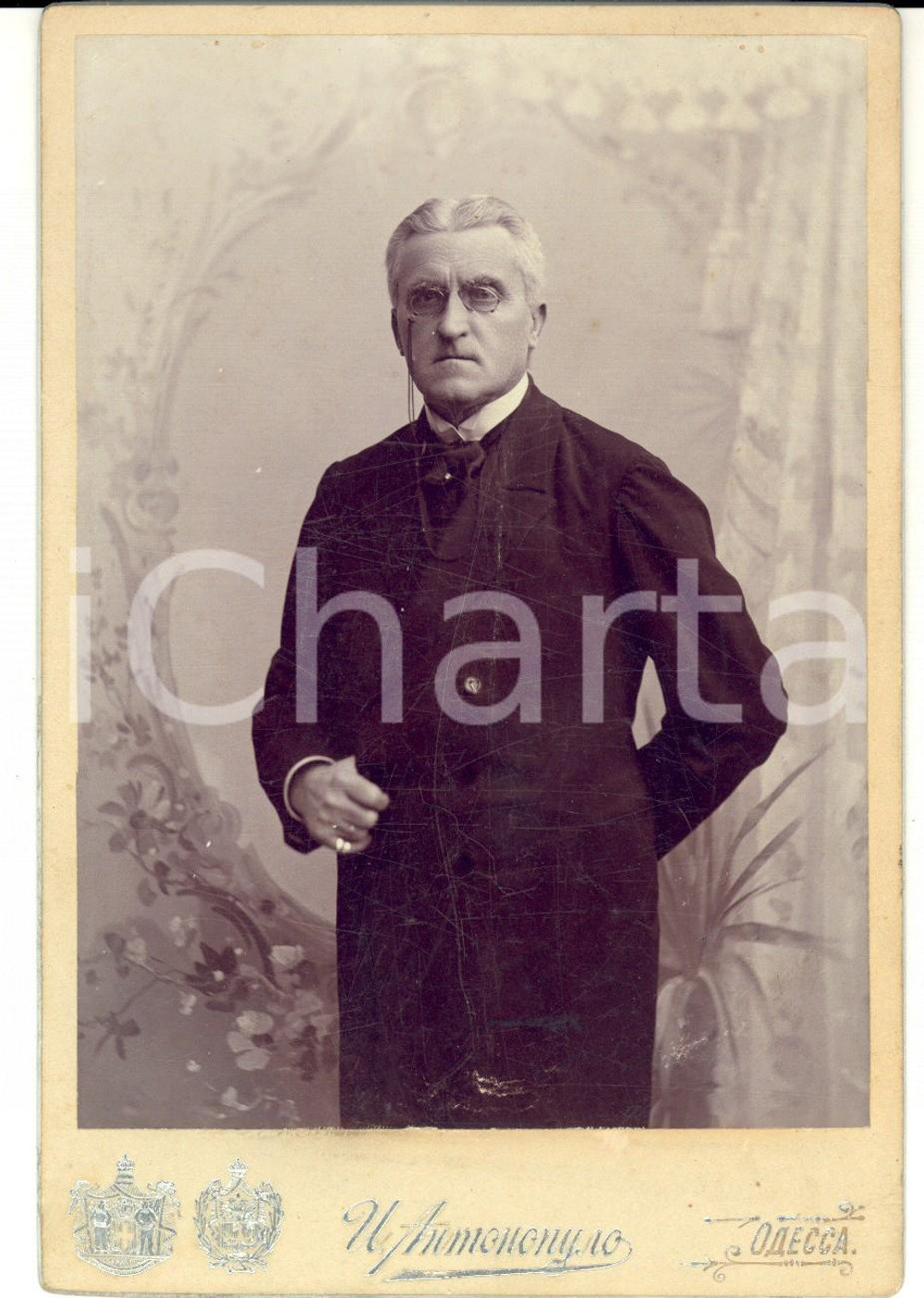 Fotografia d epoca originale 1910 ca ODESSA UCRAINA Ritratto d uomo con sfondo floreale Foto ANTONOPULO 1