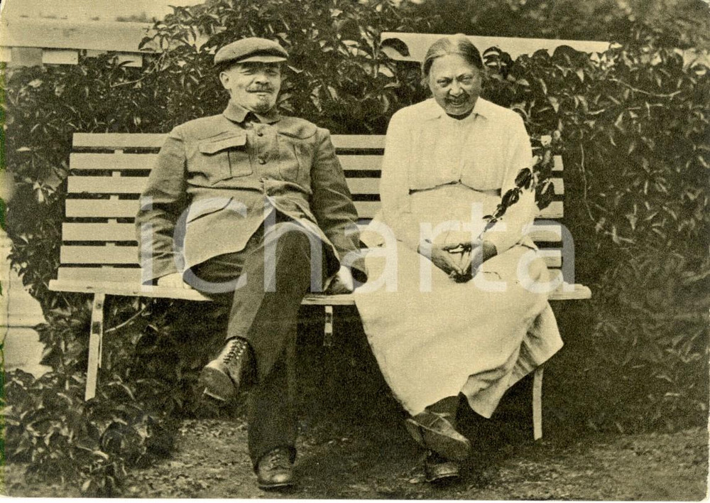 Cartolina originale da collezione 1969 MOSCA Propaganda URSS LENIN e moglie KRUPSKAYA nella loro dacia di GORKI 1