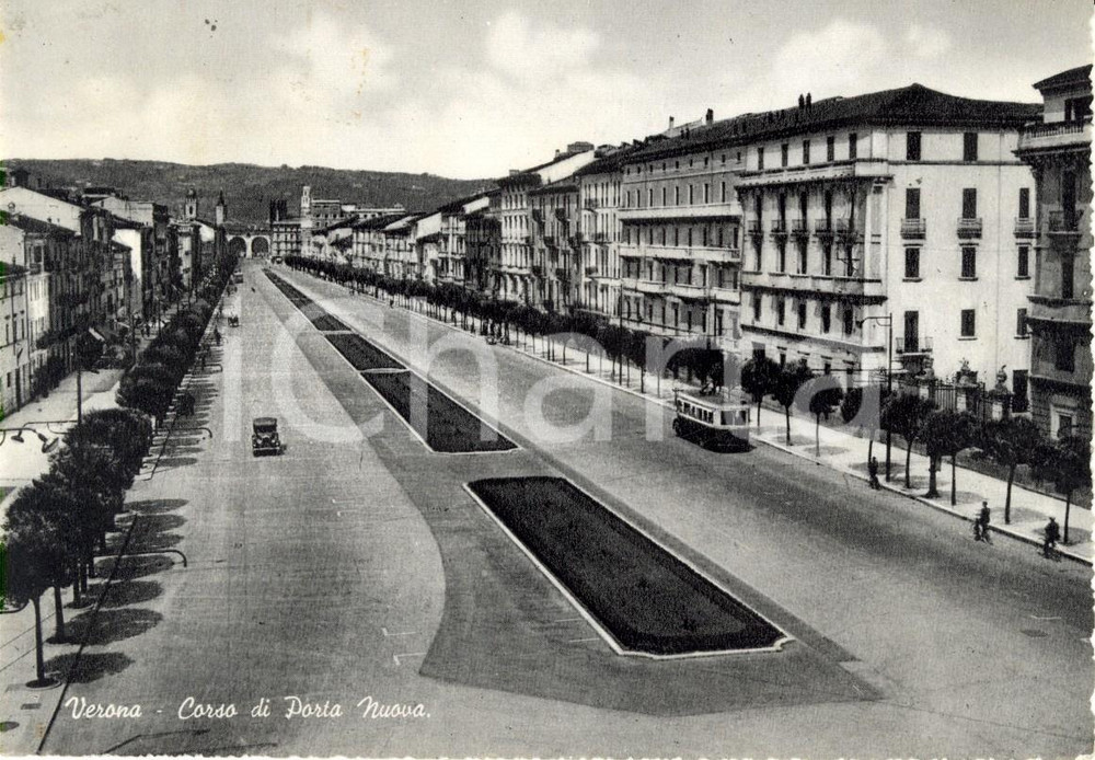 Cartolina originale da collezione 1955 VERONA Scorcio di corso di PORTA NUOVA con passanti, auto e filobus FG VG 1