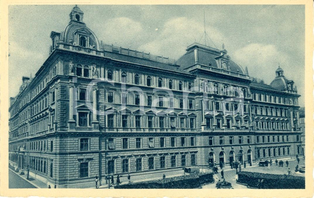 Cartolina originale da collezione 1930 ca TRIESTE La facciata del Palazzo delle POSTE Cartolina ANIMATA FP NV 1
