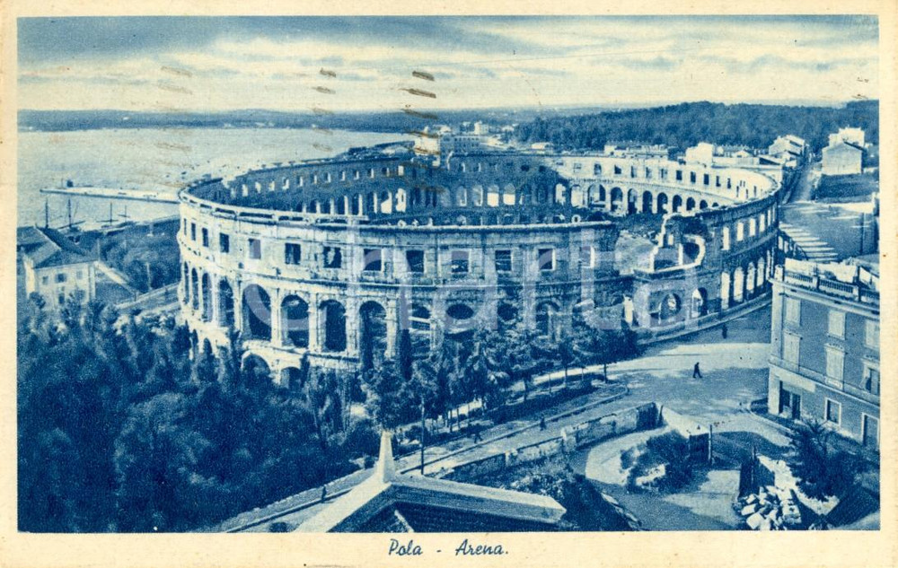 Cartolina originale da collezione 1940 POLA / PULA ISTRIA Veduta esterna dell ARENA romana Cartolina FP VG 1