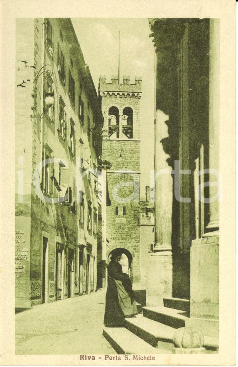 Cartolina originale da collezione 1915 ca RIVA DEL GARDA TN Scorcio di Porta SAN MICHELE Cartolina ANIMATA FP NV 1