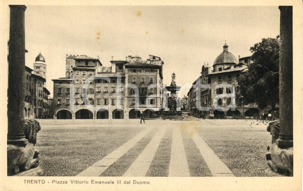 Cartolina originale da collezione 1937 TRENTO Piazza VITTORIO EMANUELE III vista da Cattedrale SAN VIGILIO FP NV 1
