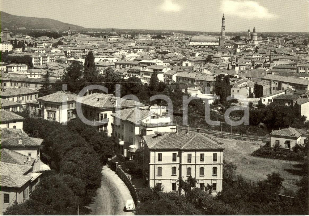 Cartolina originale da collezione 1955 ca VICENZA Panorama della cittÃ  con la Basilica PALLADIANA Cartolina FG NV 1