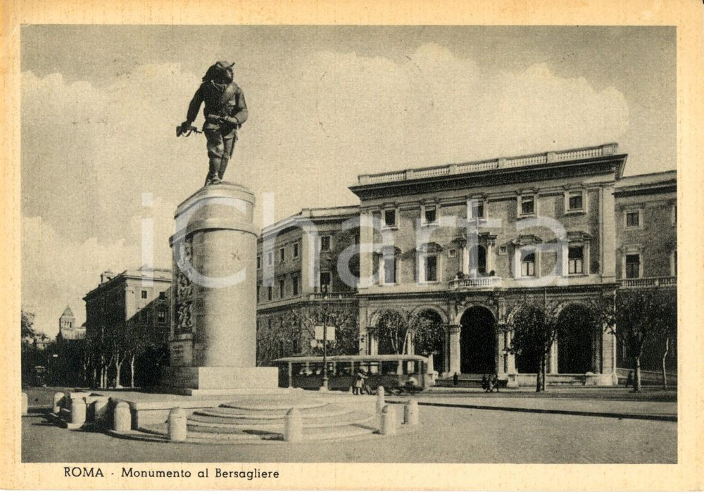 Cartolina originale da collezione 1940 ca ROMA Monumento al bersagliere in piazzale di PORTA PIA ANIMATA FG VG 1