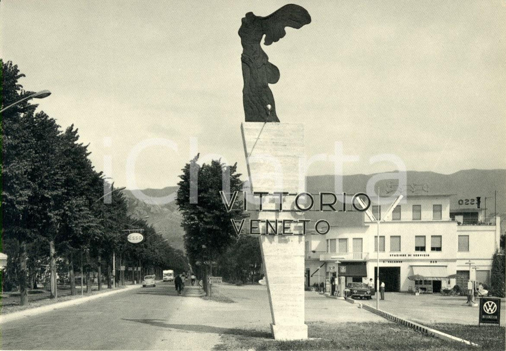 Cartolina originale da collezione 1960 ca VITTORIO VENETO TV Stele commemorativa vittoria Cartolina FG ESSO 1
