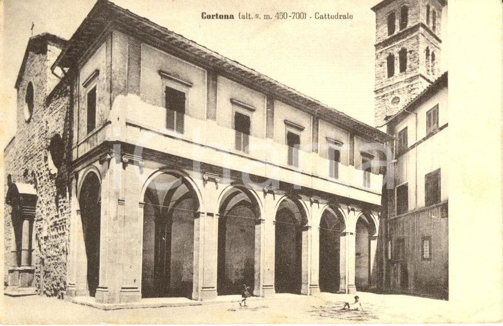 Cartolina originale da collezione 1920 ca CORTONA AR La cattedrale di SANTA MARIA ASSUNTA ANIMATA FP NV 1