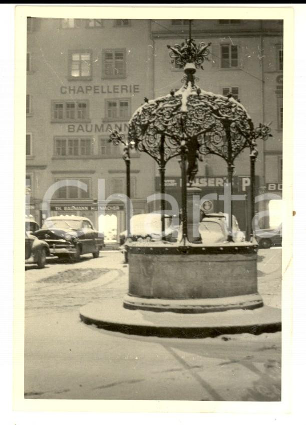 Fotografia d epoca originale 1950 ca ZURICH CH Veduta della WEINPLATZ con cappelleria BAUMANN Foto 7x10 1