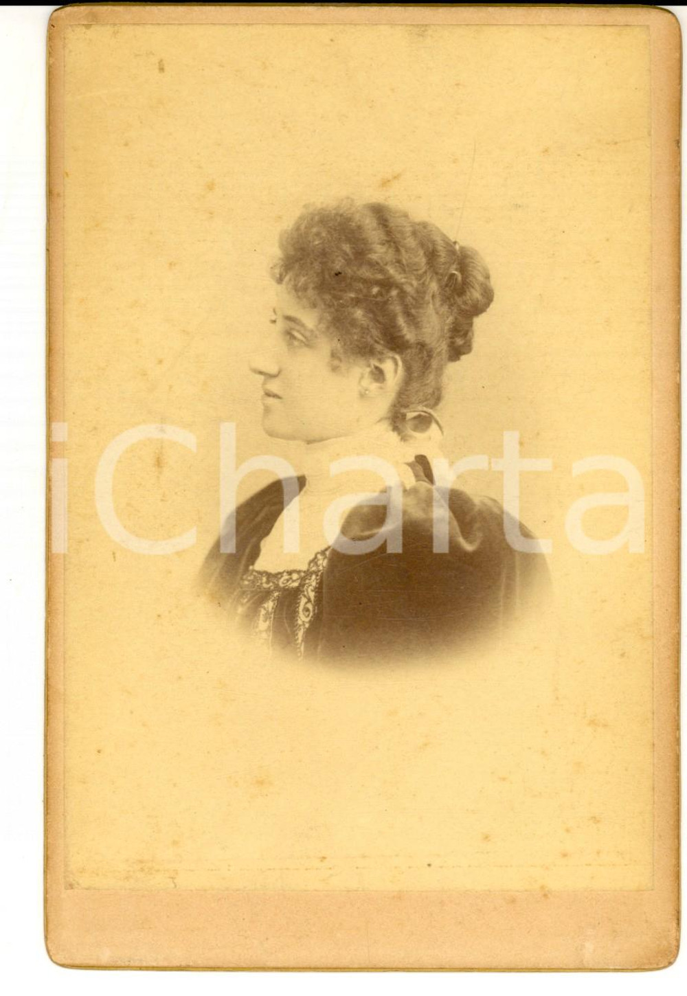 Fotografia d epoca originale 1900 ca MILANO Donna con abito in velluto Circolo Fotografico Lombardo 1