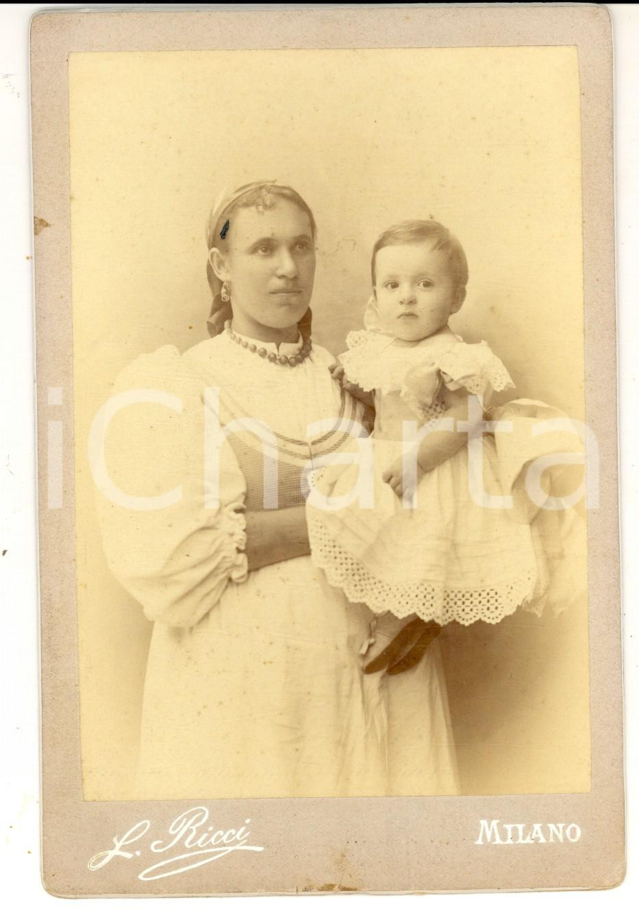 Fotografia d epoca originale 1890 ca MILANO Ritratto di bambina con la balia Foto LEONE RICCI 3 1