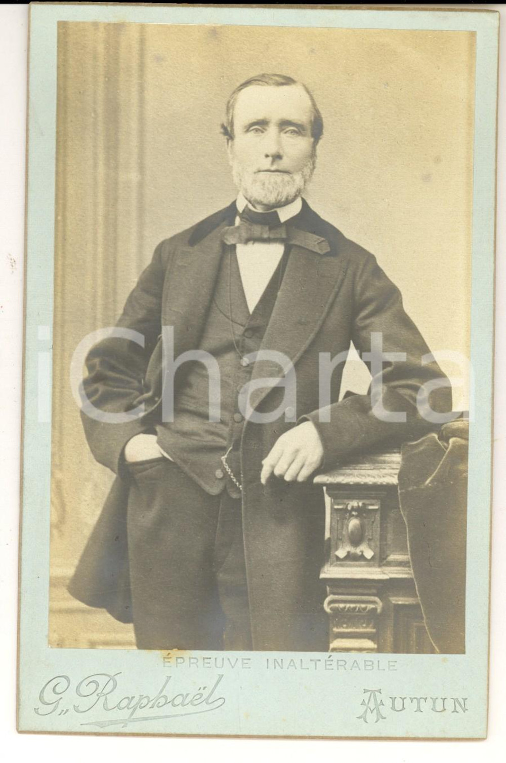 Fotografia d epoca originale 1900 ca AUTUN Ritratto di gentiluomo con soprabito Foto G. RAPHAEL 1 1